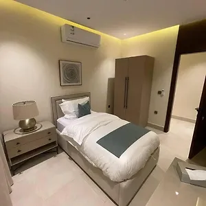 Lovely 3-bedroom Unit In شقة